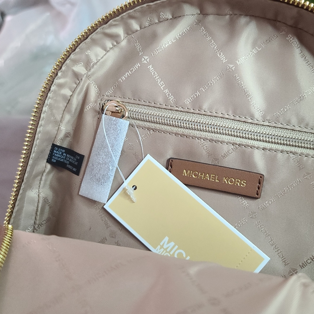 NWT Michael Kors Jaycee Medium Logo Backpack In VANILLA - Picture 13 of 13